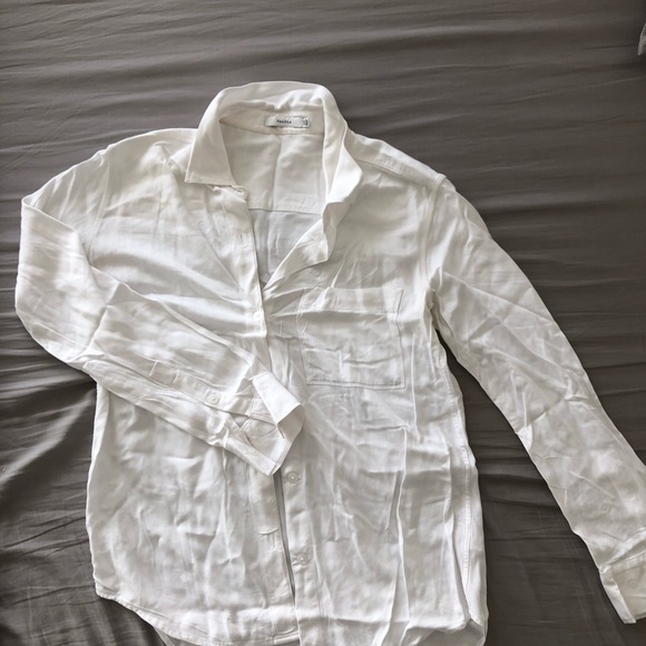 Talula Aritzia white button up. Irons well into smooth shirt. Light for summer! - Picture 3 of 5